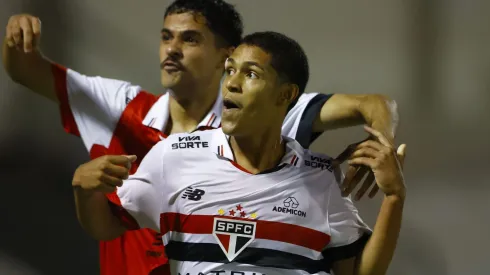 Ryan comemorando um dos gols do São Paulo na partida contra o Criciúma pela Copinha 2024 Foto: Thiago Calil/AGIF
