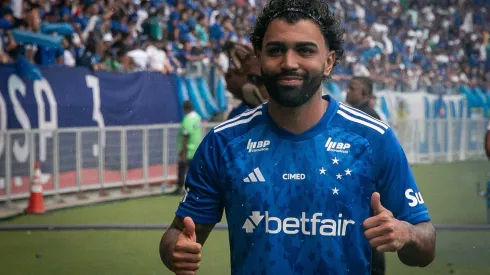 MG - BELO HORIZONTE - 04/01/2025 - CRUZEIRO, APRESENTACAO GABIGOL - Gabigol durante sua apresentacao oficial como jogador do Cruzeiro em coletiva de imprensa realizada no Mineirao. Foto: Fernando Moreno/AGIF