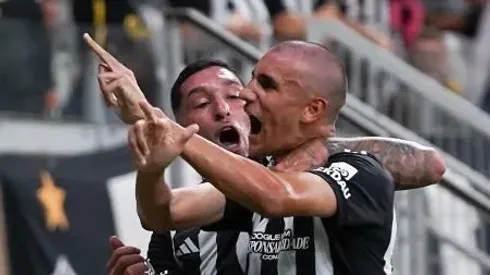 Dudu comemorando gol contra o Democrata. Foto: Daniela Veiga / Atlético