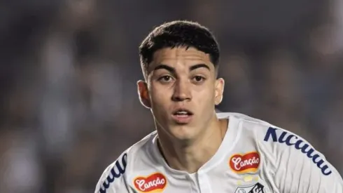 Jair vai acertar com o Botafogo – Foto: Abner Dourado/AGIF.