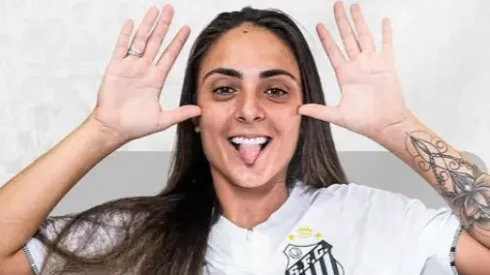 Nicole Marussi em anúncio do Santos (Reprodução/Instagram/@sereiasdavilaoficial)