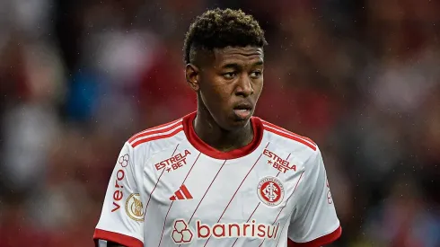 Vitão durante partida entre Flamengo e Internacional, no Brasileirão 2024.