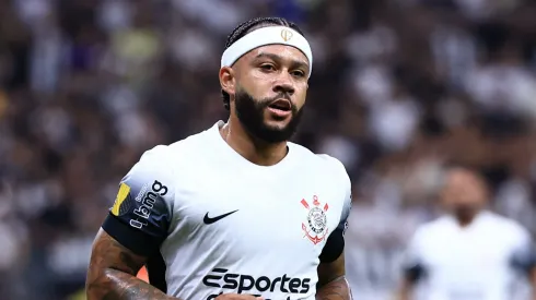 Depay em partida entre Corinthians x Velo Clube pelo Campeonato Paulista 2025. Foto: Marcello Zambrana/AGIF