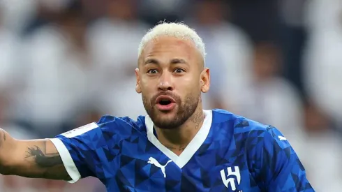 Neymar tem problema para voltar ao Brasil –
Foto: Yasser Bakhsh/Getty Images