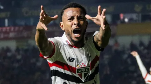 Ex-São Paulo, Wellington foi bem em sua estreia na Inglaterra Foto: Leonardo Hubbe/AGIF