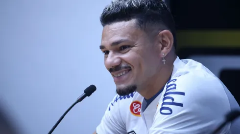 Tiquinho Soares durante sua apresentação no Santos – Foto: Reinaldo Campos/AGIF