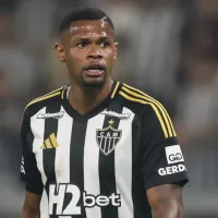 Júnior Santos fica indignado com expulsão e detalha como Atlético foi prejudicado pelo árbitro: “eu recebo…”