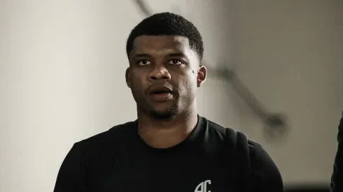 Lincoln durante chegada ao Mineirão.