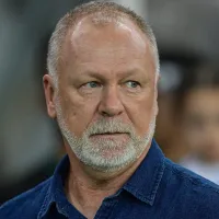 Torcida do Fluminense critica Mano Menezes por “boicotar” a jovem promessa Riquelme Felipe