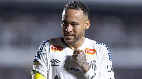 Neymar em sua reestreia pelo Santos. Foto: Ettore Chiereguini/AGIF
