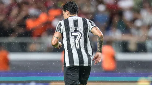 Arthur jogador do Botafogo – Foto: Fernando Torres/AGIF