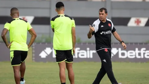 Torcida cruzmaltina pressiona Fabio Carille por mudanças no confronto contra o Sampaio Corrêa-RJ na próxima segunda-feira