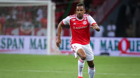 Fernando jogador do Internacional durante partida contra o Avenida no estádio Beira-Rio pelo campeonato Gaúcho 2025. Foto: Maxi Franzoi/AGIF