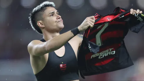 Luis Araújo comemora seu gol em Flamengo x Botafogo pela Supercopa do Brasil. Foto: Fernando Torres / AGIF