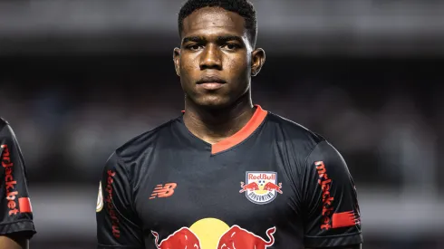 Henry Mosquera em ação pelo Bragantino. Foto: Abner Dourado/AGIF