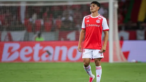 Bernabei jogador do Internacional – Foto: Maxi Franzoi/AGIF