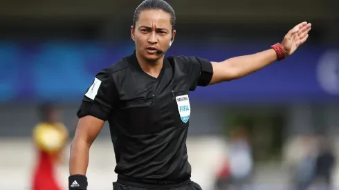 Árbitra Edna Alves. (Foto: Alex Grimm – Getty Images)