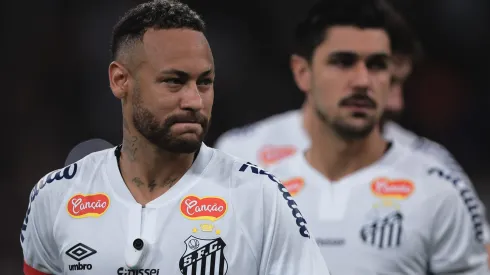 Neymar Jr. jogador do Santos durante partida contra o Corinthians no estádio Arena Corinthians pelo campeonato Paulista 2025. Foto: Ettore Chiereguini/AGIF