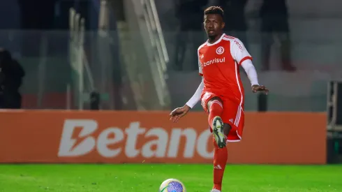 Vitão, jogador do Internacional – Foto: Luiz Erbes/AGIF
