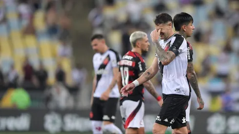 Jogadores do Vasco lamentam derrota no clássico contra o Vasco , neste sábado, no Maracanã pelo Carioca