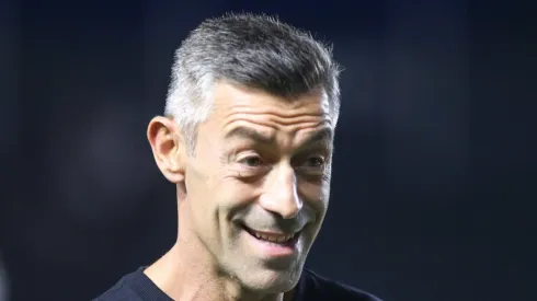 Pedro Caixinha durante jogo do Peixe contra o Água Santa.