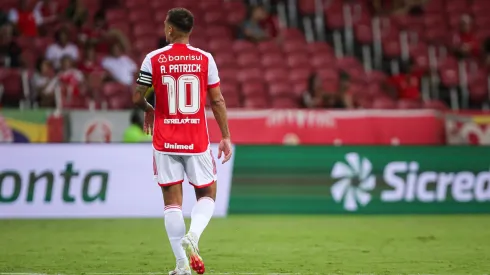 Alan Patrick jogador do Internacional – Foto: Maxi Franzoi/AGIF