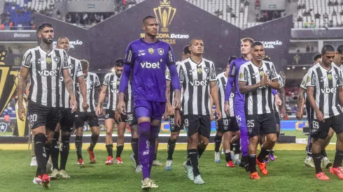 Botafogo está fora do G-4 do Carioca e foi vice-campeão da Supercopa do Brasil