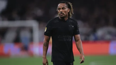 Carrillo diz que Corinthians vai em busca de vitória.