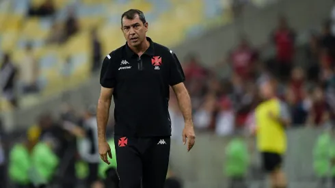 Fabio Carille acompanha equipe do Vasco – Foto: Thiago Ribeiro/AGIF