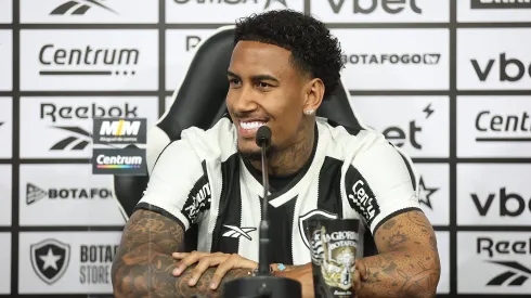 Chegada do jogador ao Botafogo ocorreu com a ajuda do Lyon
