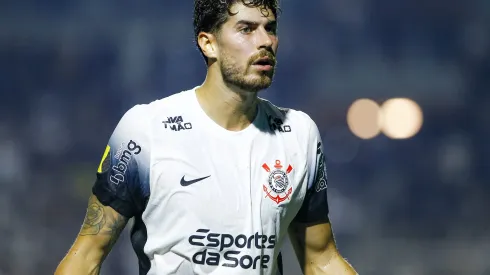 SP – SAO PAULO – 15/02/2025 – PAULISTA 2025, PORTUGUESA X CORINTHIANS – Pedro Raul jogador do Corinthians durante partida contra o Portuguesa no estadio Pacaembu pelo campeonato Paulista 2025. Foto: Marco Miatelo/AGIF
