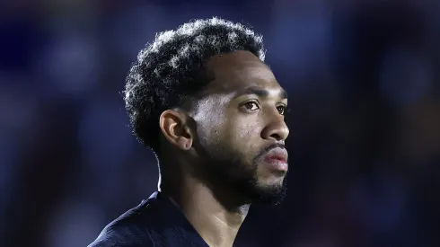 Martinez se posiciona sobre torcida