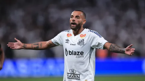Guilherme jogador do Santos durante partida contra o Corinthians no estadio Arena Corinthians pelo campeonato Paulista 2025. Foto: Ettore Chiereguini/AGIF