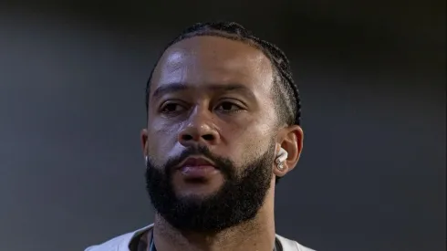 Memphis durante a chegada no estádio de UCV x Corinthians