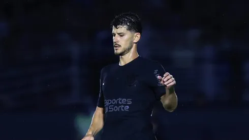 SP – BRAGANCA PAULISTA – 16/01/2025 – PAULISTA 2025, BRAGANTINO X CORINTHIANS – Hugo jogador do Corinthians durante partida contra o Bragantino no estadio Nabi Abi Chedid pelo campeonato Paulista 2025. Foto: Marcello Zambrana/AGIF