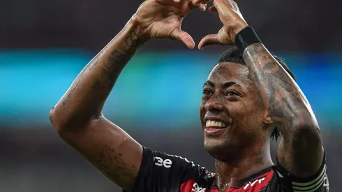 RJ – RIO DE JANEIRO – 15/02/2025 – CARIOCA 2025, FLAMENGO X VASCO – Bruno Henrique jogador do Flamengo comemora seu gol durante partida contra o Vasco no estadio Maracana pelo campeonato Carioca 2025. Foto: Thiago Ribeiro/AGIF