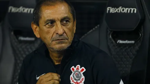 Ramón Díaz técnico do Corinthians durante partida contra o Bahia no estádio Arena Corinthians pelo campeonato Brasileiro A 2024. Foto: Marco Miatelo/AGIF