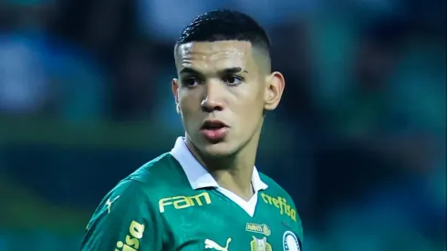 Naves, zagueiro do Palmeiras