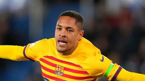 Vitor Roque vai retornar ao futebol brasileiro.