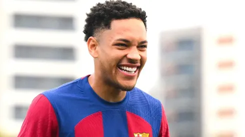 Vitor Roque está fechado com o Verdão, mas Barça terá que usar estratégia para liberar