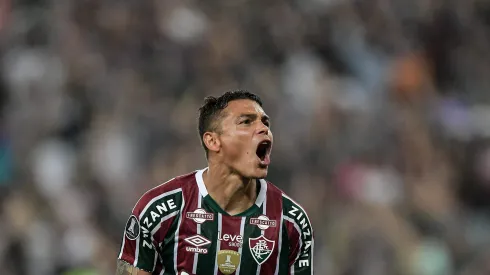 Thiago Silva jogador do Fluminense comemora vitória ao final da partida contra o Grêmio no estádio Maracanã pelo campeonato Copa Libertadores 2024. Foto: Thiago Ribeiro/AGIF