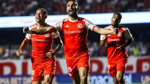 Thiago Maia comemora gol no São Paulo.