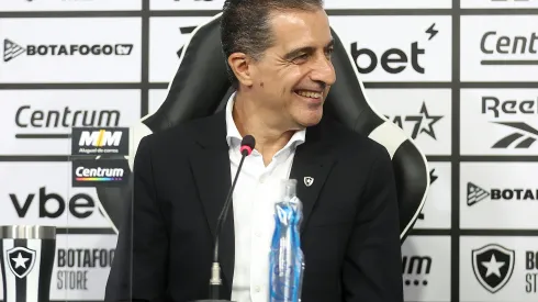 Paiva explica que filosofia do Botafogo o aceitou a aceitar proposta de Textor