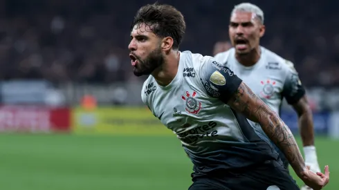 Yuri Alberto comemorando gol pelo Corinthians. Foto: Marcello Zambrana/AGIF