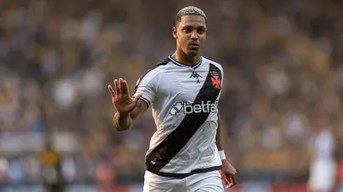 David, jogador do Vasco, comemora seu gol durante partida contra o Criciúma, pelo Campeonato Brasileiro. Foto: Beno Kuster Nunes/AGIF.