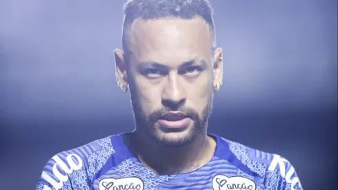 Neymar em ação pelo Santos – Foto: Reinaldo Campos/AGIF.