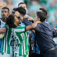 Grêmio toma decisão urgente sobre Gustavo Quinteros após agressão contra Ênio do Juventude