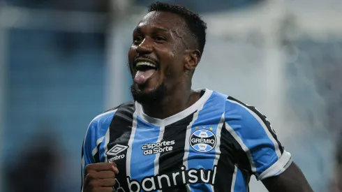 Edenilson, meio-campista do Grêmio vem surpreendendo a torcida tricolor e mostrando seu potencial em campo