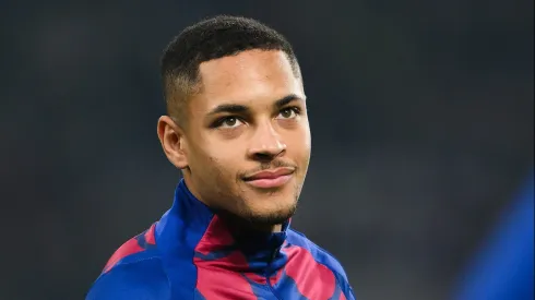 Jornalista vê Vitor Roque como inferior a Pedro, do Flamengo