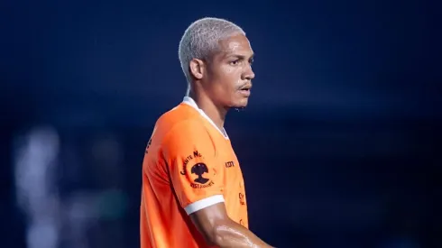 Caio Hones durante partida do estadual